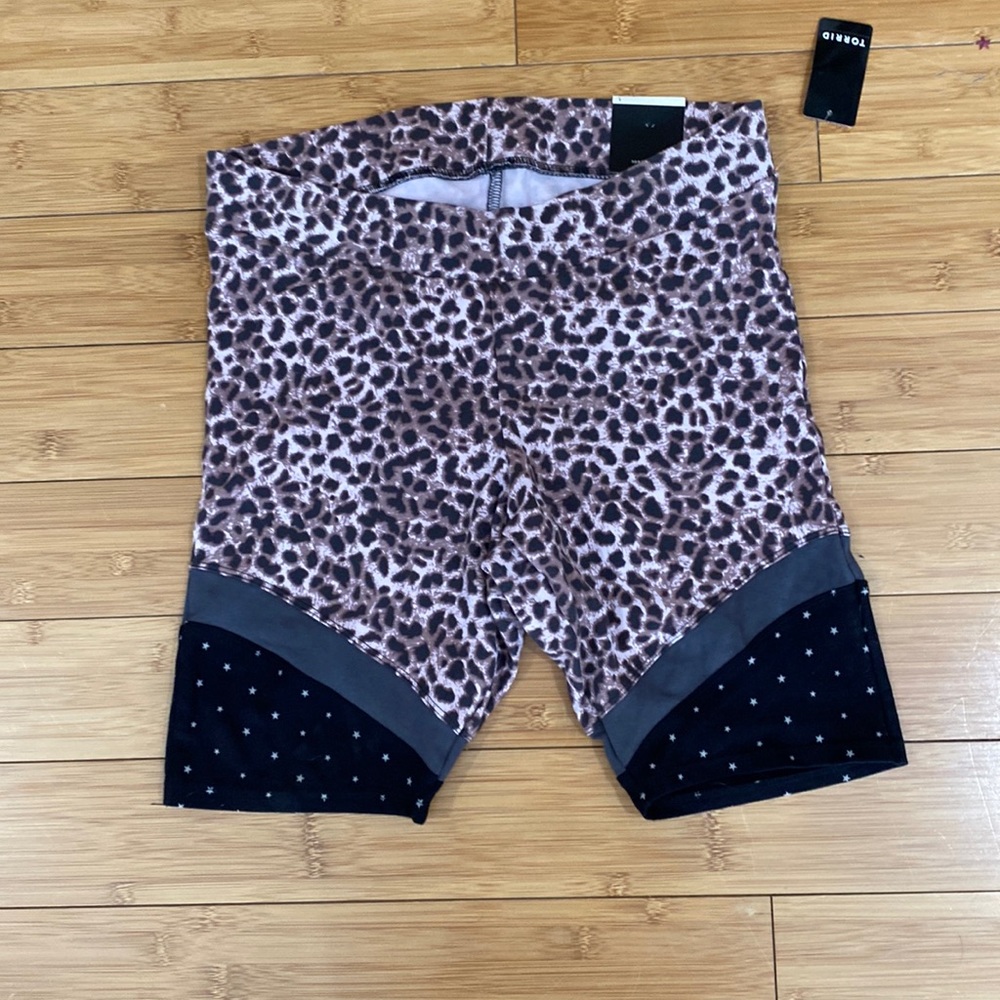 NWT torrid cheetah print stars block shorts - size 1, 1 X, 14-16